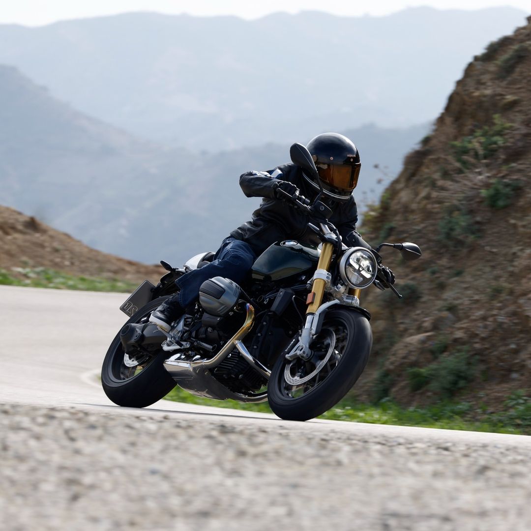 BMWMotorradKSA's tweet photo. R 12 nineT
ميّز أسلوبك باقتدار.

لمزيد من التفاصيل، اتصل بنا على 8000-123-800.

Style in every mile. The R 12 nineT.

For more information, call us at 800-123-8000.

#BMWMotorradKSA #MakeLifeARide #NeverStopChallenging #R12nineT https://t.co/n40UADZTA2