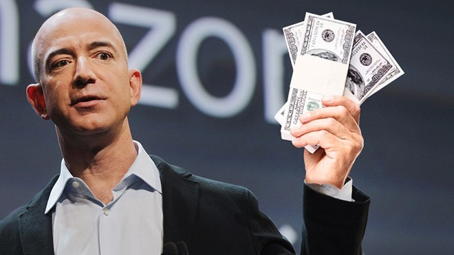 Jeff Bezos is a big believer in Second Order Thinking.

Not just Bezos — Elon Musk, Warren Buffet, and Steve Jobs too.

Here's what it is, how to use it, and become better at it:
