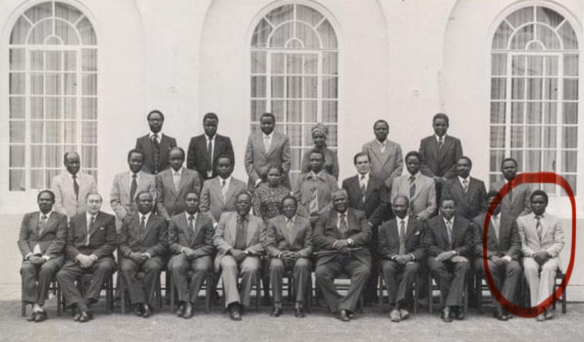 advocatemahere's tweet photo. 🟣This is a photograph of Zimbabwe’s Cabinet at Independence in 1980. @ZANUPF_Official insists that someone who was in Govt 44 years ago must violate the Constitution and extend his presidency beyond the 2-term limit. The same people did a coup on Robert Mugabe for staying in power too long. 

As we speak, the country is reeling from 49% extreme poverty, over 87% unemployment and triple digit hyperinflation. The country, once branded a breadbasket in the region, is now a basket case as the masses are being fed by grain handouts from China, Japan and Russia. 

We need new leaders. 🇿🇼