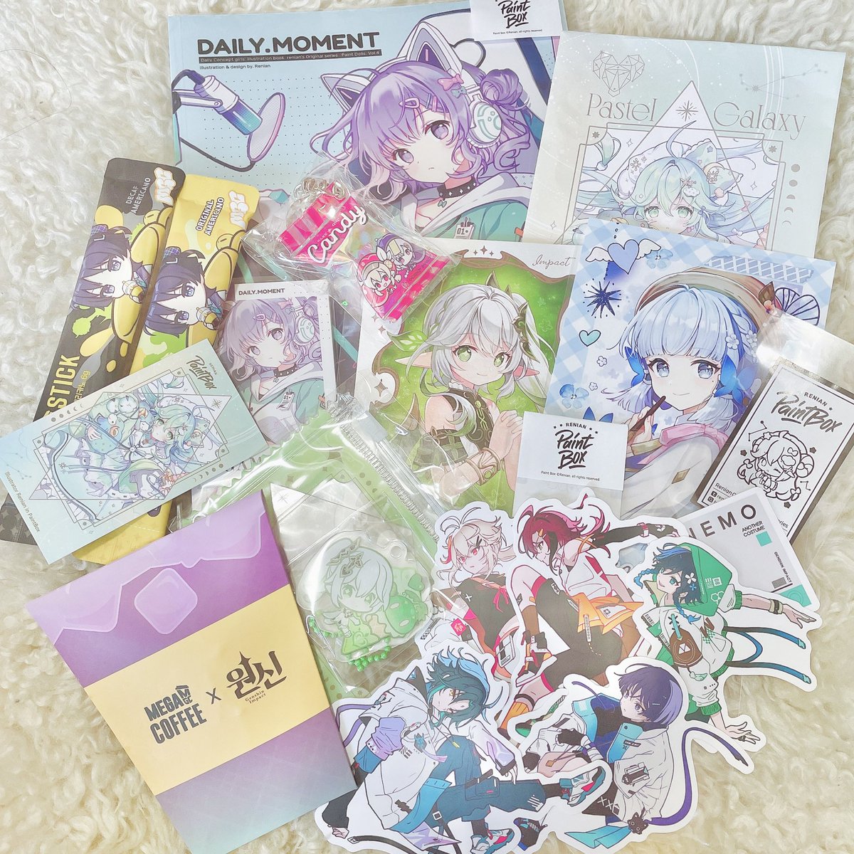 Renianさん(@Renian_ )から素敵なギフトを頂きました🤍✨ Renianさんの本やグッズがいっぱいで嬉しい!韓国の原神公式グッズまで入れてくださってる😳わぁ!?

韓国のイラストレーターさんで本当にどの絵も素敵で大好きな方なので見て🥰 