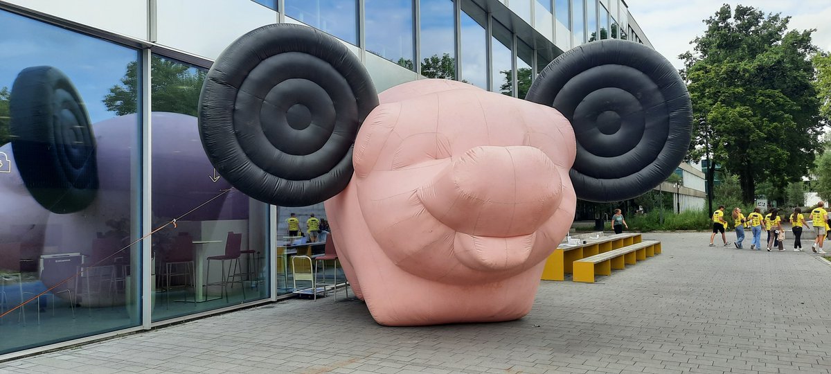 Gelukkig vakantie voorbij! <a href="/Fontys/">Fontys</a> Purple week gaat weer los en dus weer gezellig op de campus en in de gebouwen.