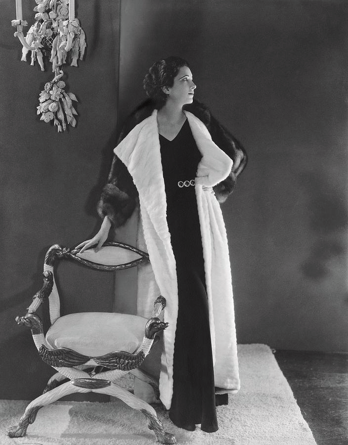 SteveSm41425283's tweet photo. "She sadly outlived her own elegant era.  Many of us prefer to think of her on an Ernest Lubitsch art deco set with Cole Porter music in the background lying on an impossibly long chaise, gowned in Orry-Kelly, drinking a Paradise Cocktail, smiling her dazzling hopeful smile." https://t.co/hXXD77WhLv