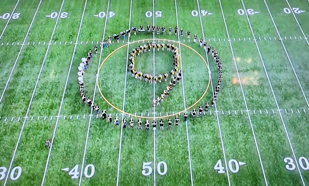 How about those Vikings! Kicking off the season ⁦<a href="/kmbc/">KMBC</a>⁩ #WestisBest ⁦<a href="/SMWestOffice/">SM West Office</a>⁩ ⁦<a href="/theSMSD/">SM School District</a>⁩ proud!