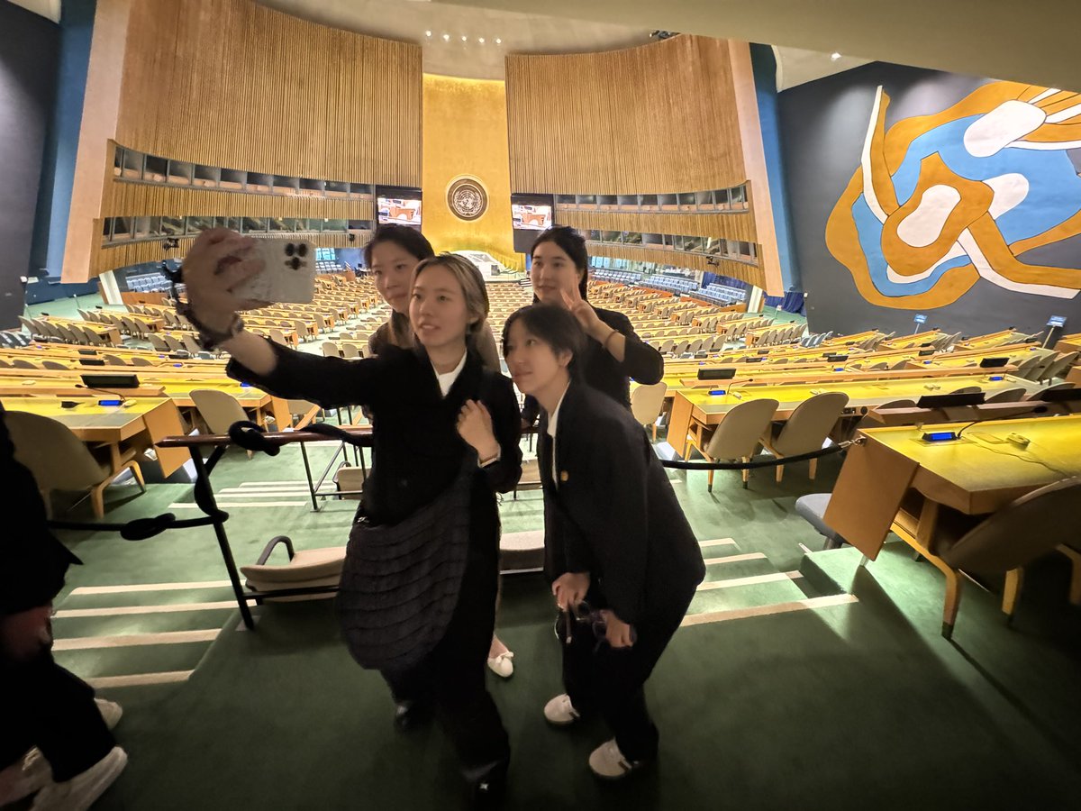 JulianCaletti's tweet photo. Just completed very special two weeks in the US!  
For the first time we brought 30 students to a UN Immersion Programme to New York and Washington!  
That was definitely a milestone for us and we are thankful for all colleagues that helped make it happen! https://t.co/MC2uw6BlF1