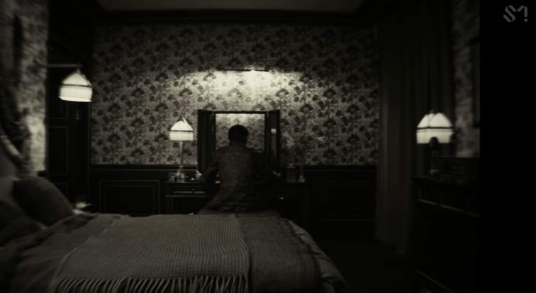 tjlichil's tweet photo. smoke's mv is based on narcissism.

in greek mythology, narcissus falls in love with his own reflection to the point he hurt himself by not eating nor sleeping and end up dies by pool gazing at his own reflection. https://t.co/ui7VlD9TqQ