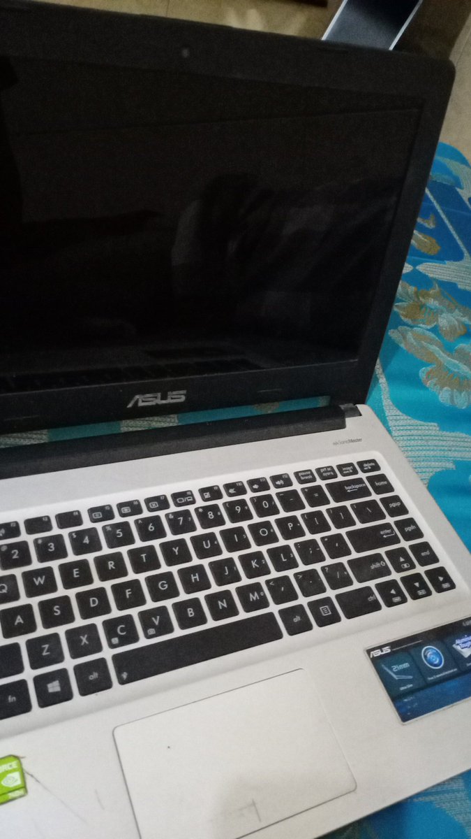 C01_fanbase's tweet photo. @OneWifo Probably $800-1000 but not a debt actually, but just try to buy a new laptop. This laptop will not survive this 5th semester comp science 😂😂 https://t.co/kSY6u2qElz