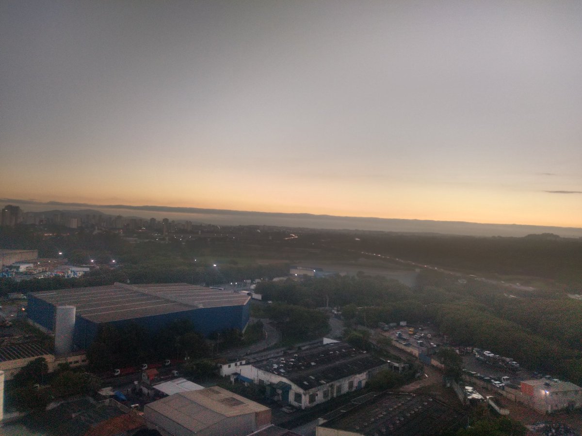 #bdsp
Massa de ar de forma linear no horizonte [ vista de Guarulhos].