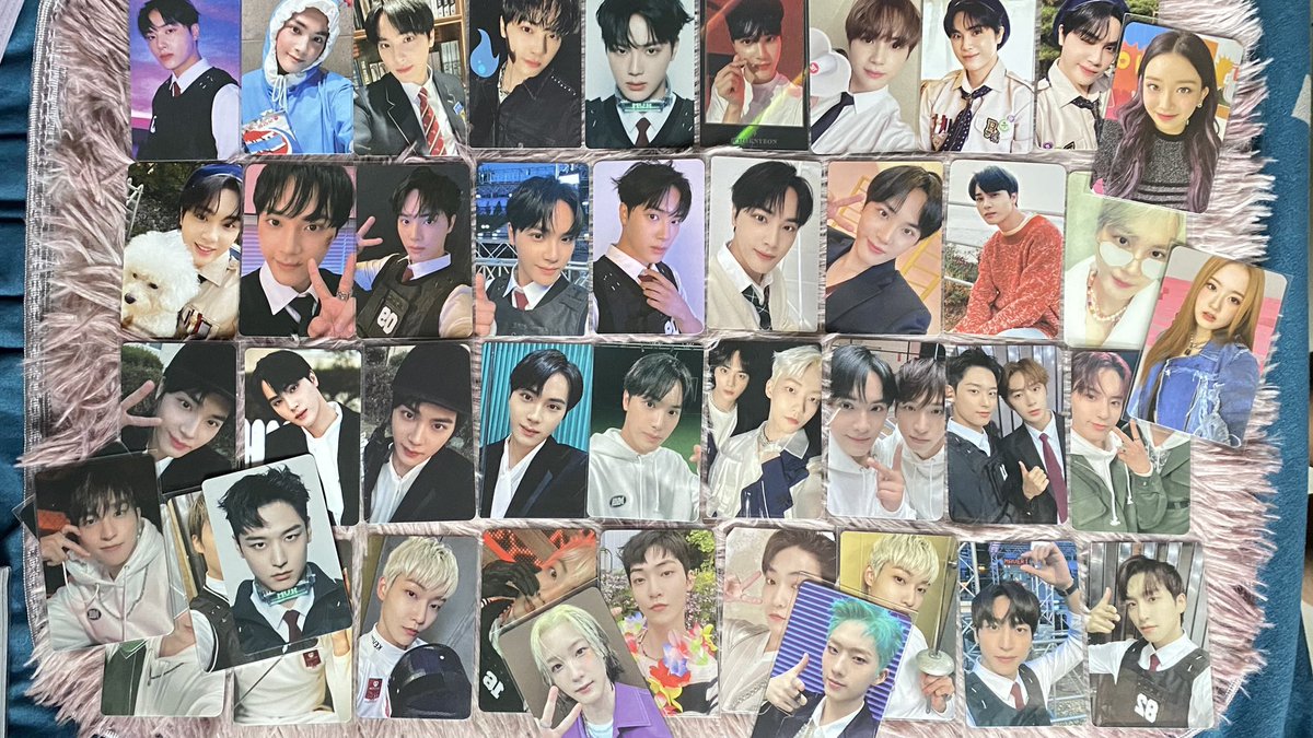juhakmoon's tweet photo. hello! interest check 🥹 i’m planning to sell these https://t.co/zVmHe3Bakd