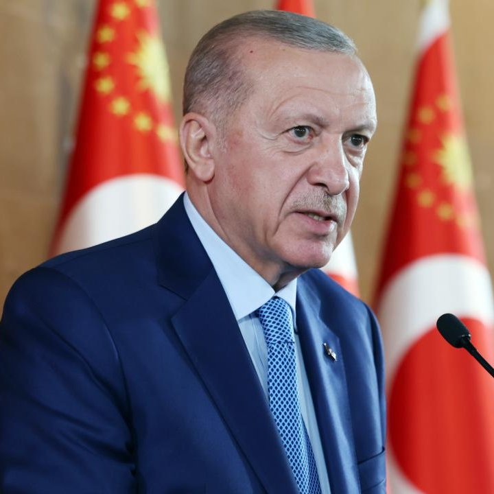 bosunatiklama's tweet photo. Cumhurbaşkanı Erdoğan, kendisine "züppe" diyen Tuncay Özkan'a 250 bin TL'lik tazminat davası açtı. https://t.co/4EbAlxTDKw