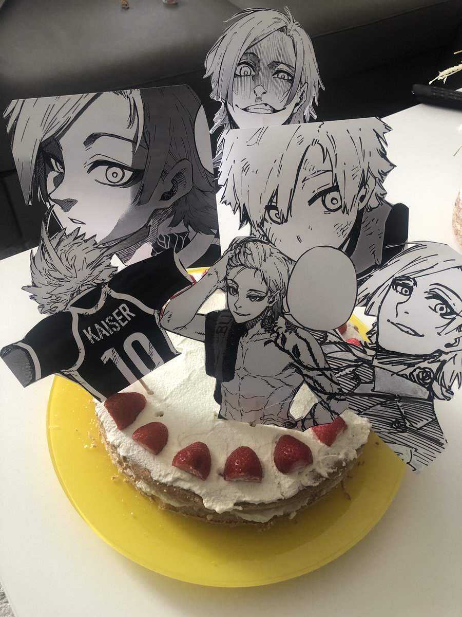 shefwkaiser's tweet photo. HEHEHEHEHEHRHFHEJHFKSHS KAISER CAKE https://t.co/I4uFF4P3MB