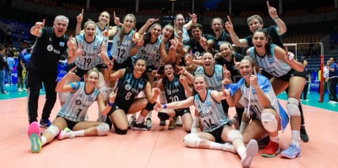 🇦🇷 <a href="/FacuMorando/">facu morando</a> llegará a Tenerife como CAMPEÓN de la Copa Panamericana tras ganar (3-0) a EEUU

El nuevo entrenador del <a href="/CVHaris/">Club Voleibol Haris</a> llegará a la isla en los próximos días para dar comienzo a la pretemporada de las blanquiazules el 2 de septiembre