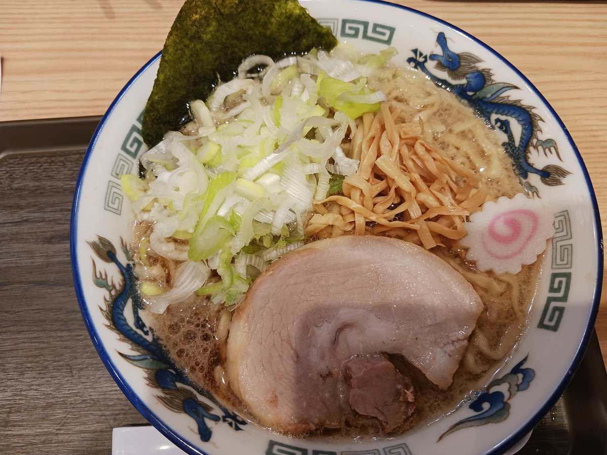thundersaeki's tweet image. ランチは中華そば。