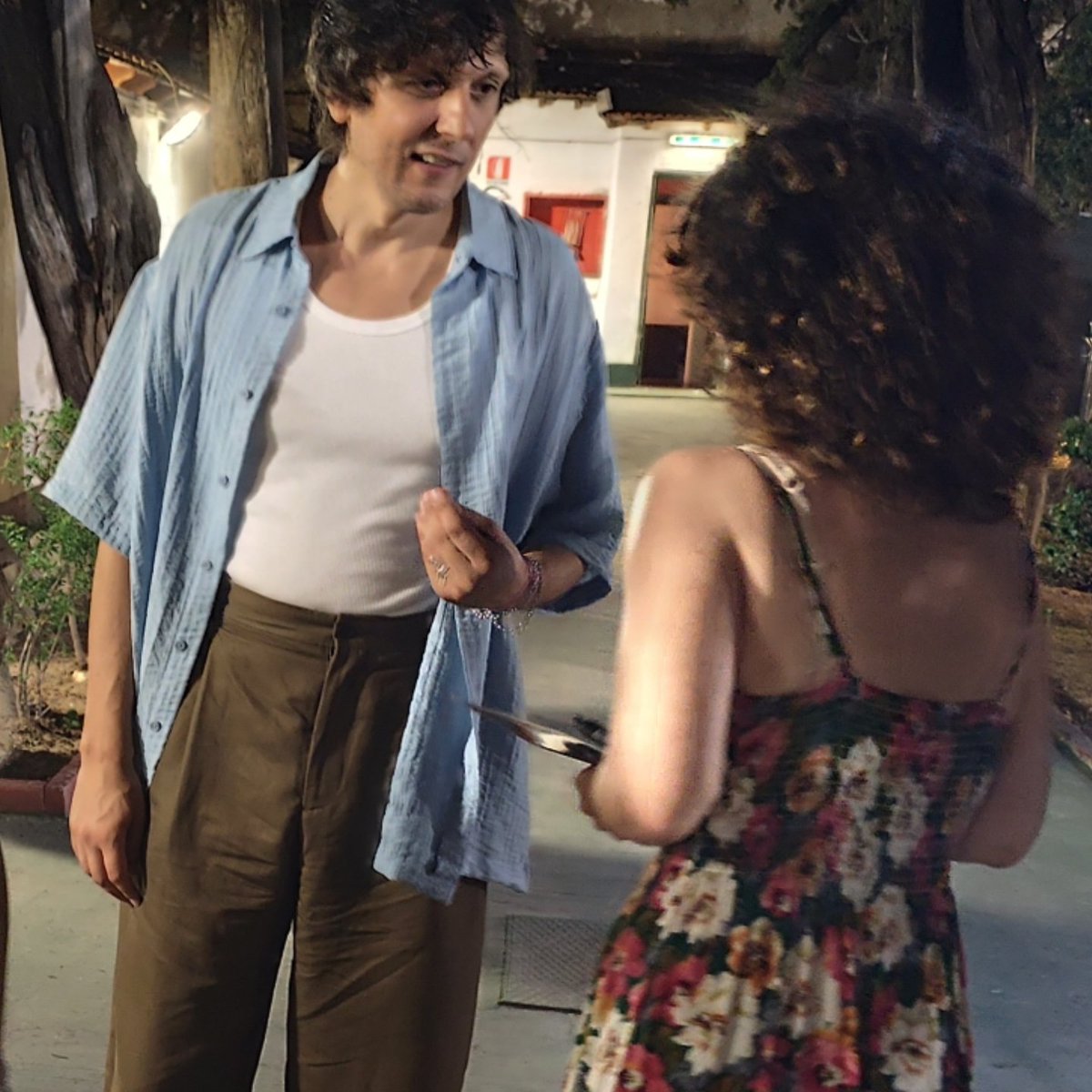 CaroniaAnna's tweet photo. Io che cerco di capire il senso delle cose 😂
#palermo #ErmalMeta #buonafortunatour https://t.co/LzwLnNIftD