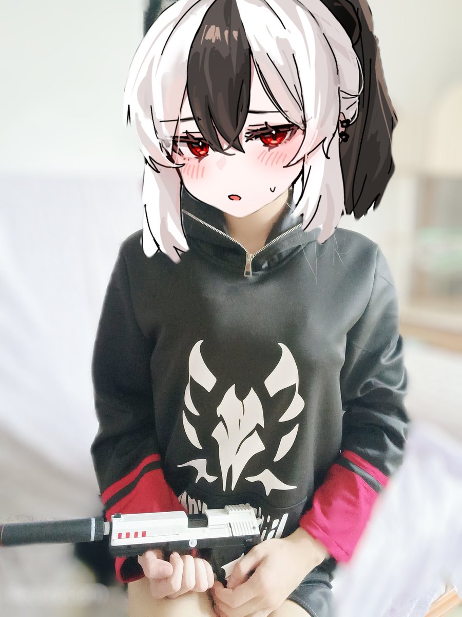 #蔚蓝档案 #男娘 #男の娘 #女装大佬 #cosplay 
就把我最喜欢的一张佳代子作为置顶照片叭~