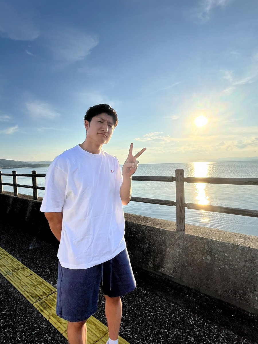 tsk8_sports's tweet photo. 🎉このあと19:30から🎉
「Sports Be Ambitious × #島根スサノオマジック ファンミーティング」
先ほど、今回のゲスト #白濱僚祐 選手と別の撮影をしていました✨
まもなくTSKに来社いただき本番を迎えます🔥

@susanoo_m 
@ryooooon15 

何卒よろしくお願いいたします🙇
詳細💁https://t.co/T6G4S8AOC3 https://t.co/SitxeA2iqI