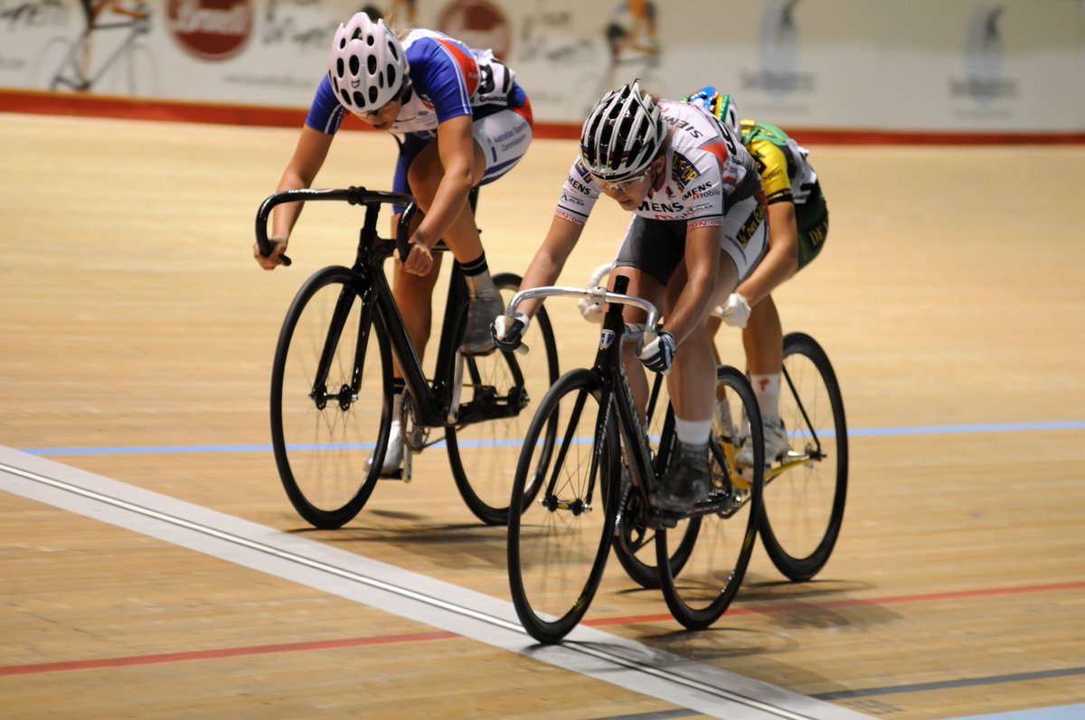 So incredibly grateful to @woolworths_au for donating a $1000 voucher to @alistairdonohoe and my club @blackburncyclingclub ❤️🖤 

Swipe to see baby KT 😋

Photo 1 - @lukezaccaria 

#WoolworthsSportsGrants #imaginewhatwecando @ausparacycling @ausparalympics @auscyclingaus