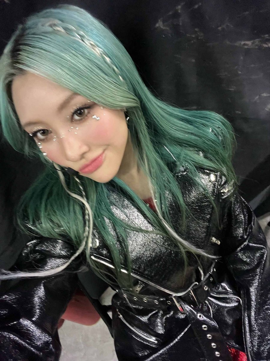 alphazbarbie's tweet photo. pretty girl 🩵 https://t.co/ArDG0GaVIP