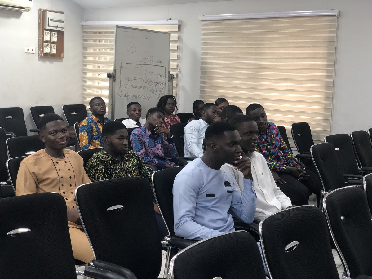 watsuptek's tweet image. Delegates are seated for the elections.

#ElectionCommandCenter
#WatsuptekReport
#KNUSTDecides