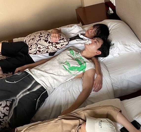 ว้ายยยยย ใครนอนกอดแฟนหม่ามิ้ลุ้หมด 😼💘
 ꒰୨ #ppoohkt #poohpavel #pavelphoom ୧꒱