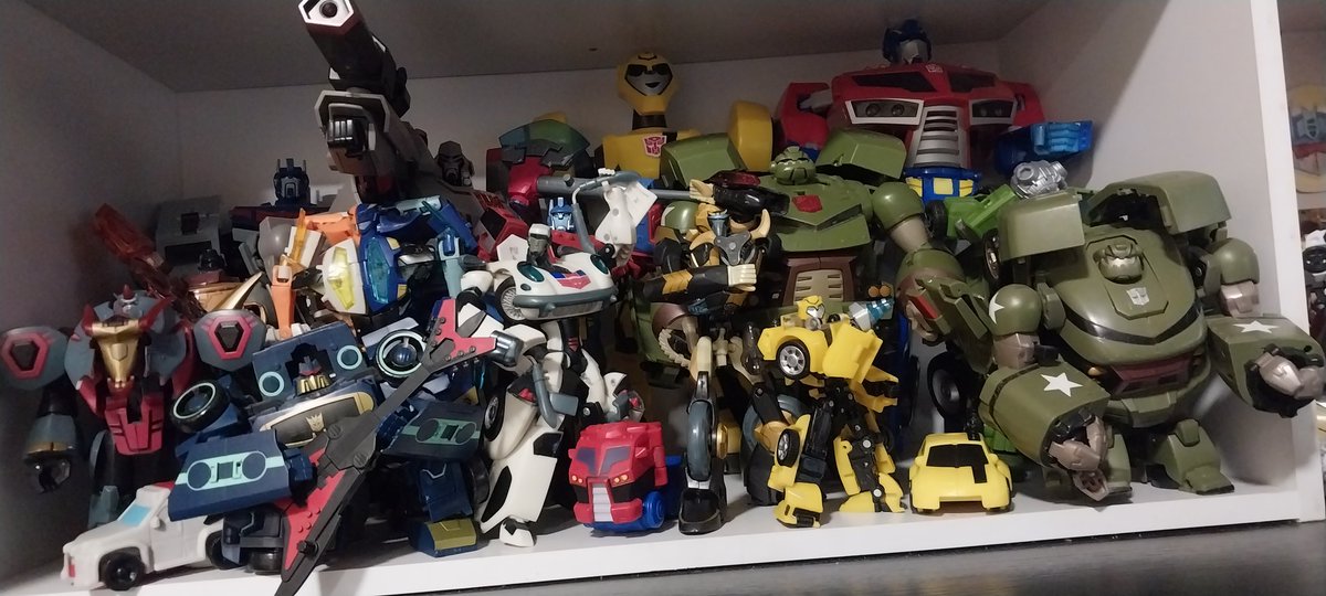 RuAturtle72's tweet image. Transformers! More than they appear, Transformers! Justice, bolts and gears

I&apos;ve been seeing other people post their own animated figures, so I wanted to share mine. I need a proper ratchet arghhhhhh.

#transformers
#transformersanimated
#Transformerscollections