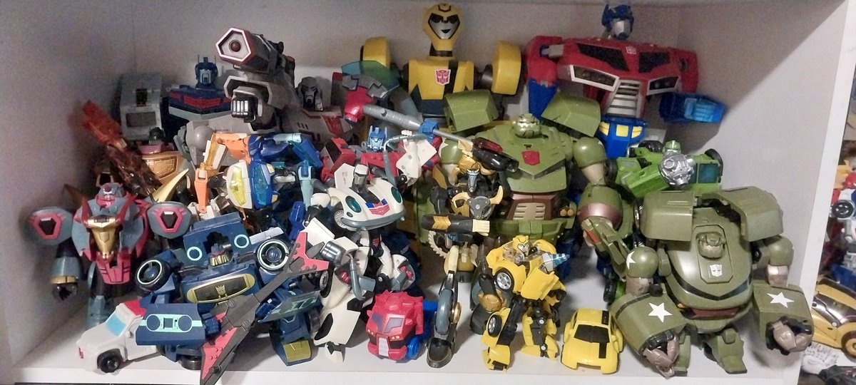 RuAturtle72's tweet image. Transformers! More than they appear, Transformers! Justice, bolts and gears

I&apos;ve been seeing other people post their own animated figures, so I wanted to share mine. I need a proper ratchet arghhhhhh.

#transformers
#transformersanimated
#Transformerscollections