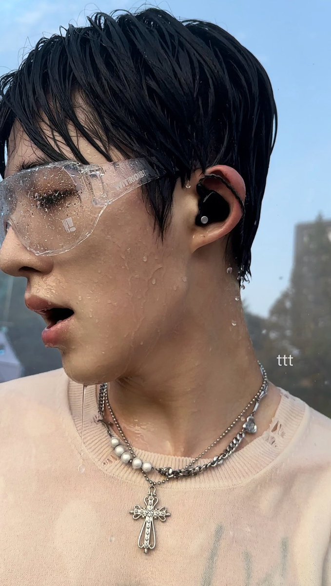 this is how Hanbin looks in real life
