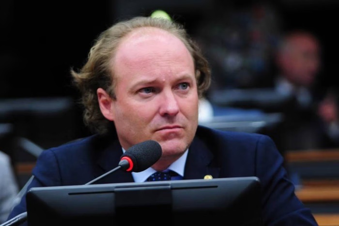 “O fogo não surge do nada. Todos os incêndios são causados por ação humana, em alguns casos por acidente ou descuido. Mas o que a gente vem observando é que a maior parte dos incêndios no Brasil acontecem porque alguém coloca esse fogo”. (Rodrigo Agostinho, presidente do Ibama)