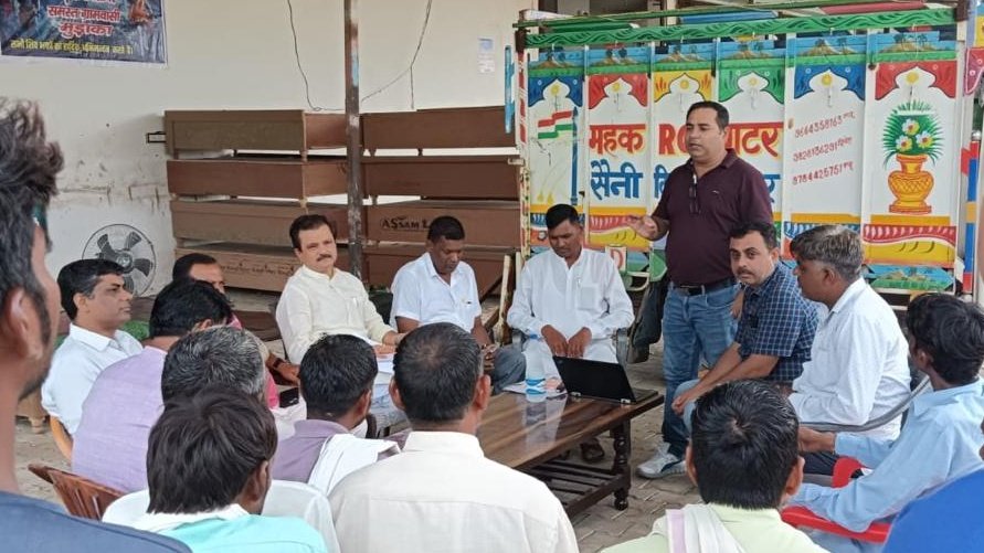 drmanojrajoria's tweet photo. आज हरियाणा के नूँह ज़िले की फ़िरोज़पुर-झिरका विधानसभा के दोहा मण्डल में प्रमुख कार्यकर्ताओं की बैठक ली। बैठक में आगामी विधानसभा चुनाव की तैयारियों को लेकर चर्चा हुई। बैठक में वरिष्ठ नेता श्री अनिल प्रधान, जतिन जी, राजकुमार जी, मण्डल अध्यक्ष श्री यादराम सैनी आदि उपस्थित रहे। https://t.co/8nwBeSYN9H
