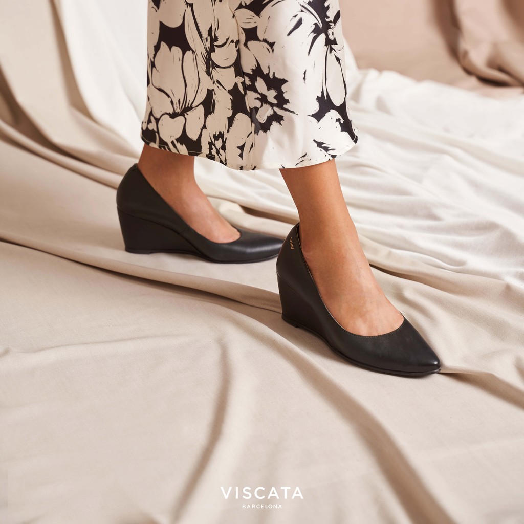 Embrace every moment with style and grace. Viscata's collection offers a perfect blend of comfort and elegance. Step confidently, enjoying the exceptional quality and timeless style that only Viscata can provide.

bit.ly/4dLz54e
.
.
.
#viscata #qualityshoes #espadrilles