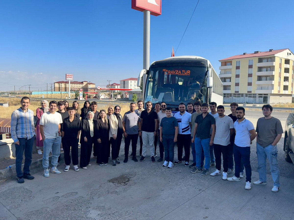 akgenclikordu's tweet photo. Cumhurbaşkanımız Sn. Recep Tayyip Erdoğan’ın teşrifleriyle Malazgirt Milli Park Alanı'nda, Malazgirt Zaferi'nin 953. yıl dönümü kutlama programına Ak Parti Ordu Gençlik kolları olarak katılım sağladık

#MalazgirtZaferi'nin 953. yıl dönümü kutlu olsun! https://t.co/Y6hS5wddQY