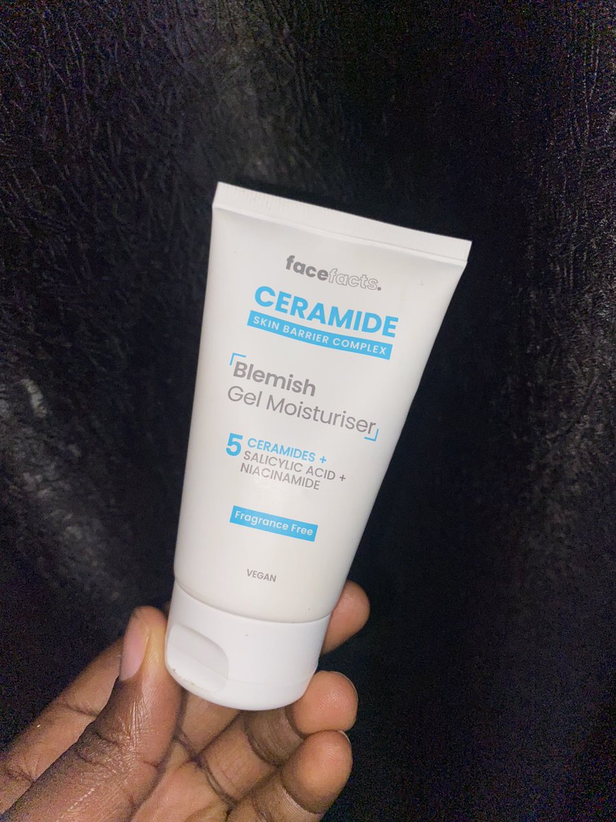 trollfootbol's tweet photo. If you're having dark patches on your face that refuse to go, get this 🔥 https://t.co/rhrLOaOFzz