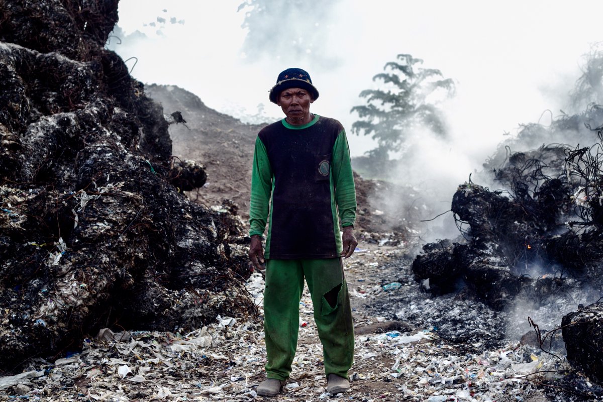 ToxicsFree's tweet image. To protect health and the #environment, a strong #PlasticsTreaty needs to include global controls on harmful plastic chemicals, and should regulate chemical groups. Nations are discussing this in #Bangkok this week, follow IPEN, and learn more: stoppoisonplastic.org/blog/portfolio…