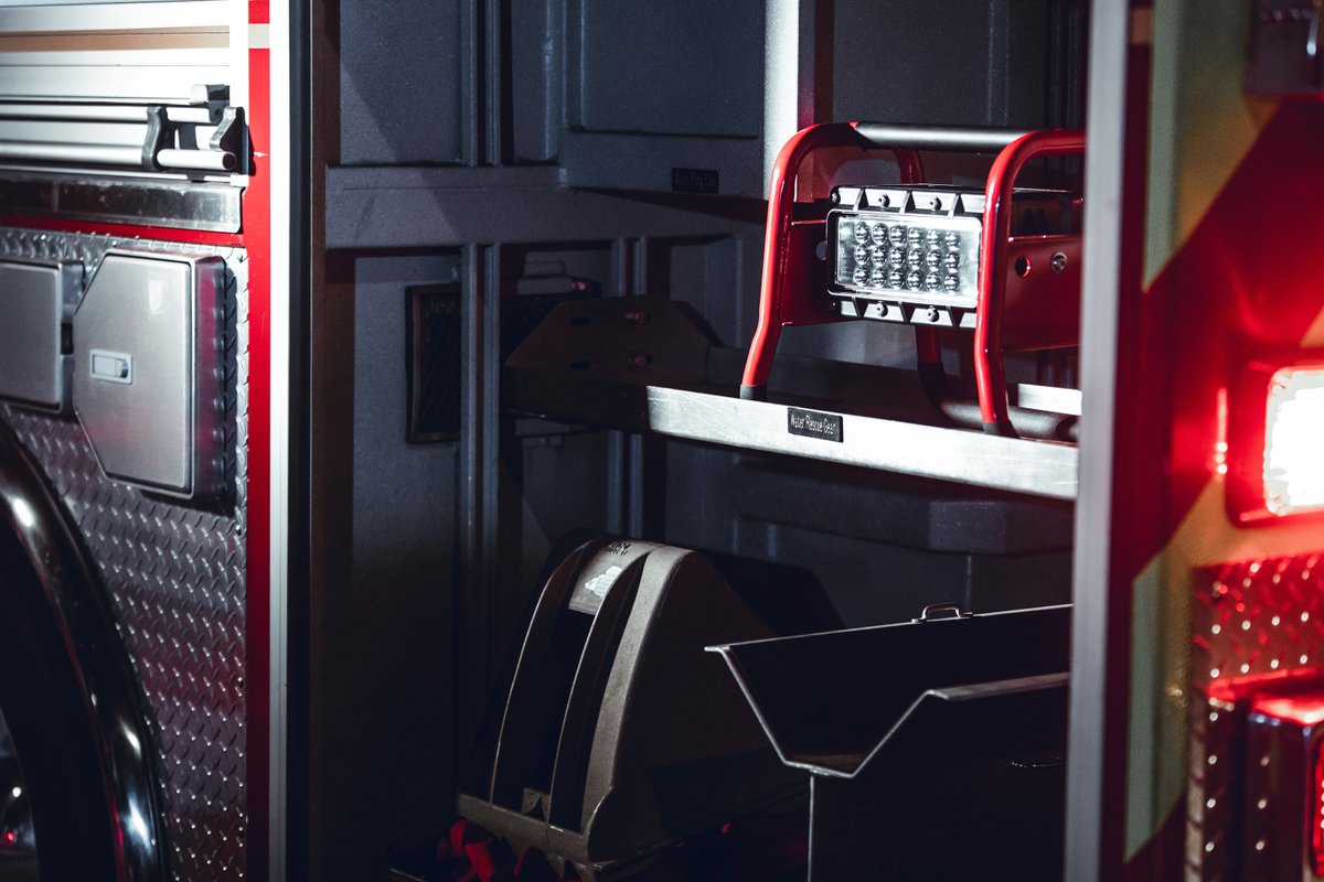 AAA_Emergency's tweet photo. Streamlight's Portable Scene Light II 🔥Turn to a higher power with this portable scene light!  This scene light has zero deployment time giving you light on your emergency scene within seconds. Call today for a demo and or a quote! #firesafety #streamlight #scenelights https://t.co/WRtaLP4LDf