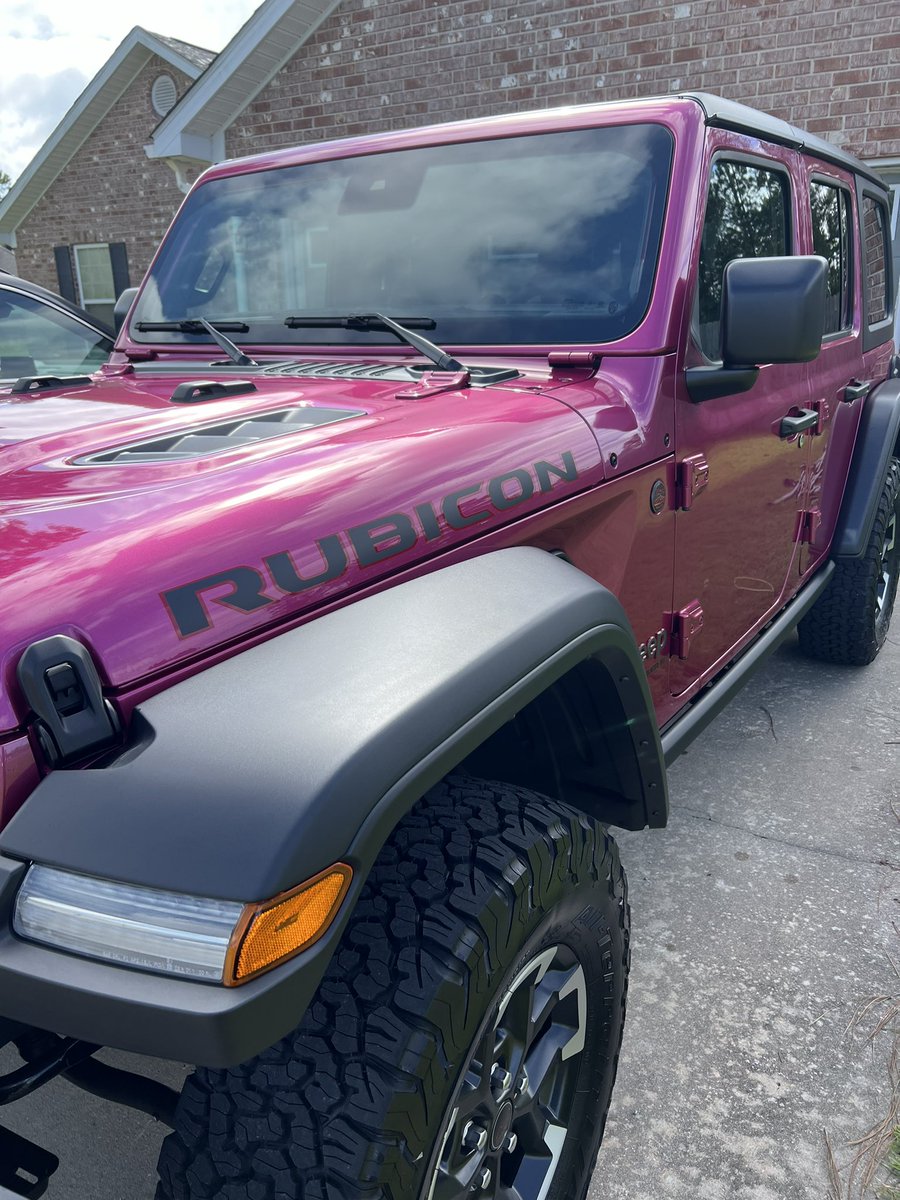 wtf_choc's tweet photo. Happy Birthday to me! Finally got my dream car 🩷 https://t.co/A67zPf3LMT