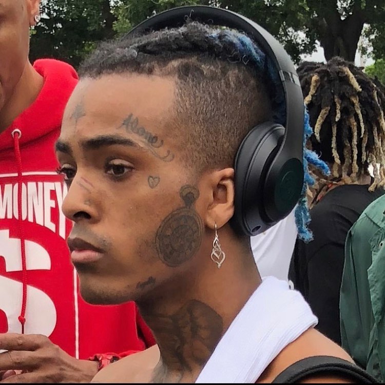 atiofficial_'s tweet image. free your mind of negativity
- XXXTentacion