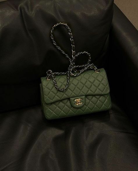 Outfit_Luxy's tweet image. Chanel bag