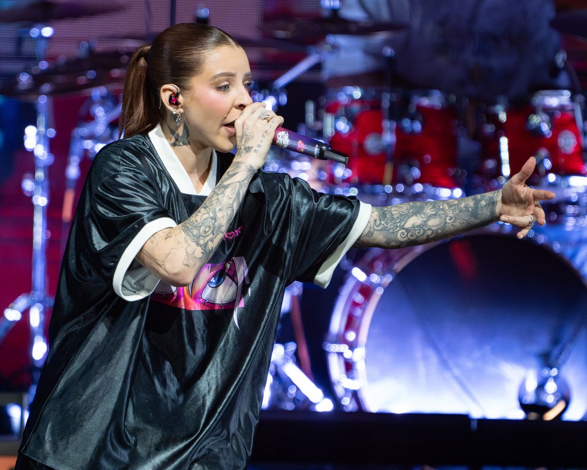planetbomba's tweet photo. Young Miko brought the heat to the Rosemont Theatre last night! Her energy was insane. Check out some pics from the show. #YoungMiko #RosemontTheatre #Rap #sonyalpha #planetbomba https://t.co/50soWewtjA