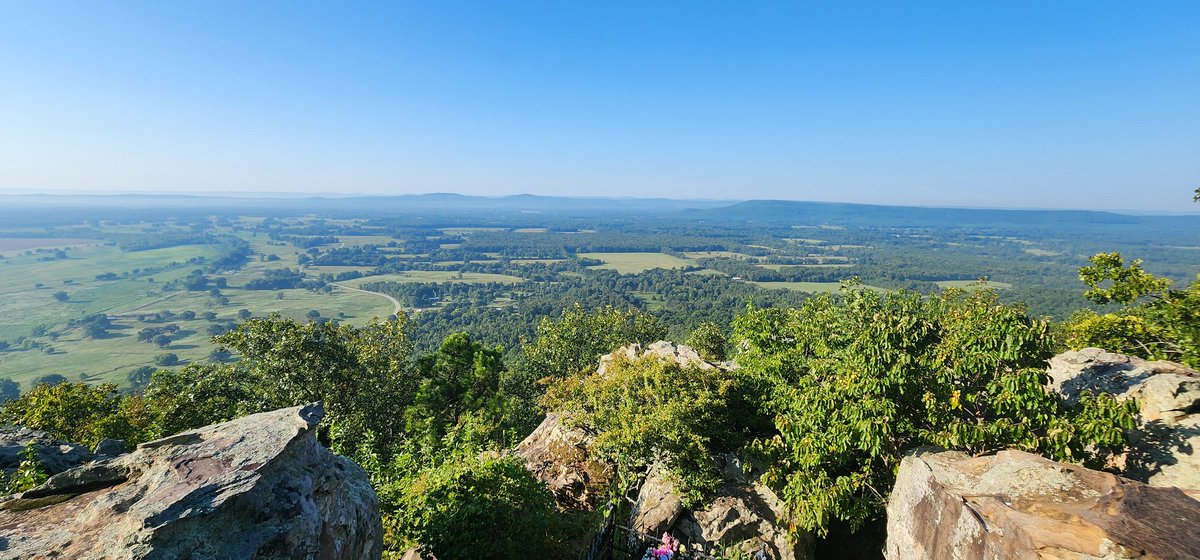 LiterallyFromNE's tweet photo. Checked out Petit Jean State Park today. Very gorgeous place! https://t.co/yV77UgB2a8