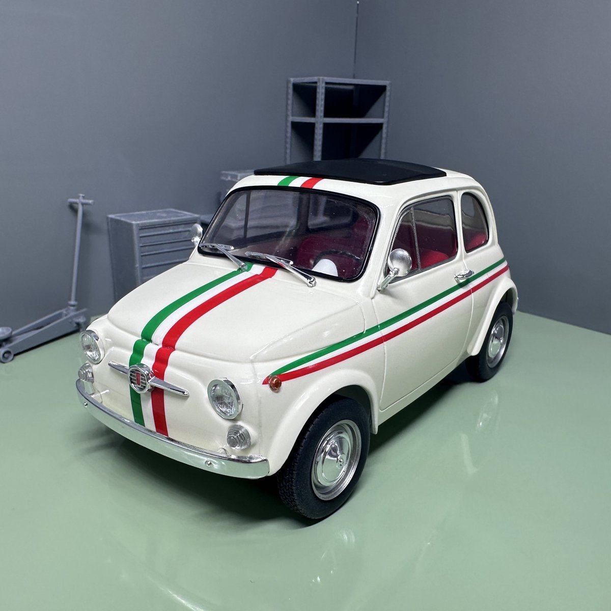 TunaBowlWork's tweet photo. 1/24 #Tamiya #Fiat #500F 完成しました https://t.co/3lBYFveMk5