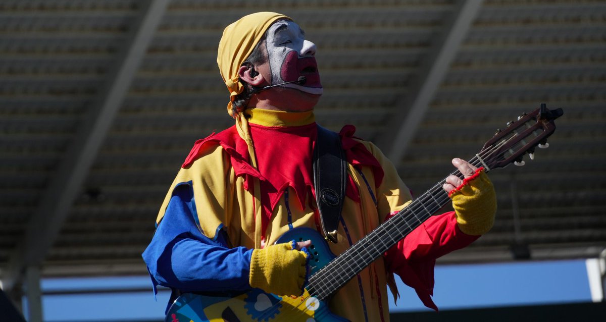 El estadio #Kempes 🏟️recibió a más de 45 mil personas en la fiesta 🎉por el #DíaDeLasInfancias.  

El megaevento tuvo shows 🎶en vivo, 🎁sorteos, 🤸‍♀️juegos y 🤡entretenimiento.
En esta nota te contamos TODO 😉👉bit.ly/FiestaNiñez