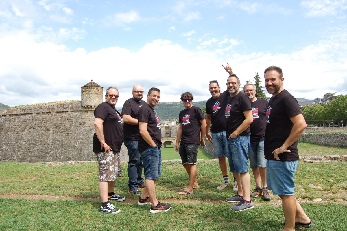 Subflash tweet media