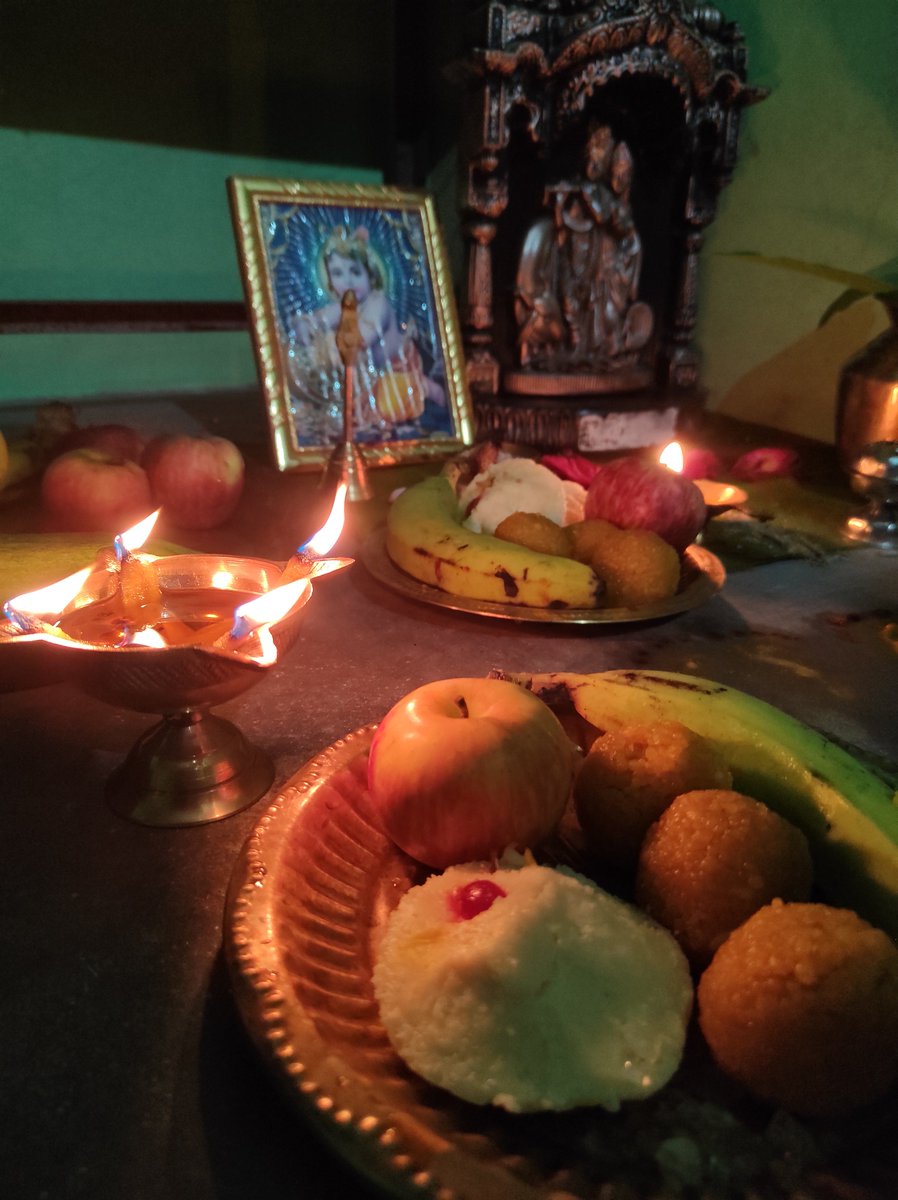 imaryansharma02's tweet image. Mujhe nhi pata hai kaise Pooja karte hai mujhse jitna ho paaya aur mere jitna samjh mai tha maine kiya

Bolo Jay shree krishna ✨💖💖

#krishnajanmashtami2024 
#Krishna 
#Krishnajayanthi