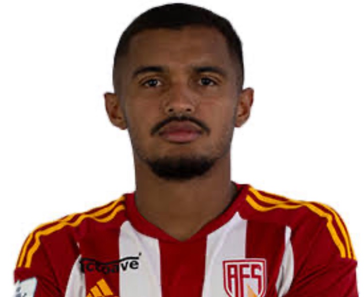 O <a href="/SCInternacional/">Sport Club Internacional</a> está contratando o zagueiro Clayton Sampaio, 24 anos, que estava no AVS de Portugal 🇵🇹 

Segundo a imprensa portuguesa o zagueiro já se despediu do clube português rechega no Brasil ainda está semana