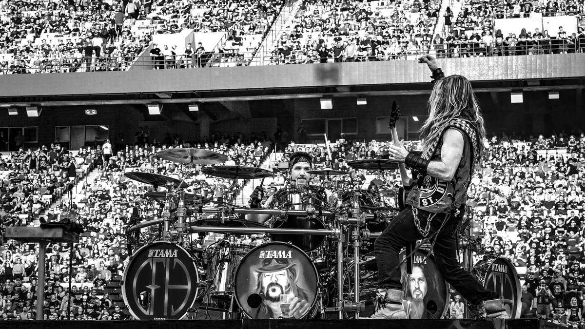 Pantera's tweet photo. Thank you, Edmonton for an amazing evening! We had a blast playing for you all. Seattle, you are next! 

📷; @metaldavemedia 

#pantera #metallica #m72edmonton #edmonton https://t.co/WxD0i38kmt