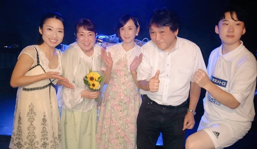 Hakka62749202's tweet photo. 稽古の時から、そして本番も、ずっと走り続けてた蓮くんは、終演後お客様との撮影の時にも走ってくれていた（笑）とってもナイスなガイです😆
まさしく本物です！🤗

#安田蓮
#壊れた風景 https://t.co/gliEawIgBC