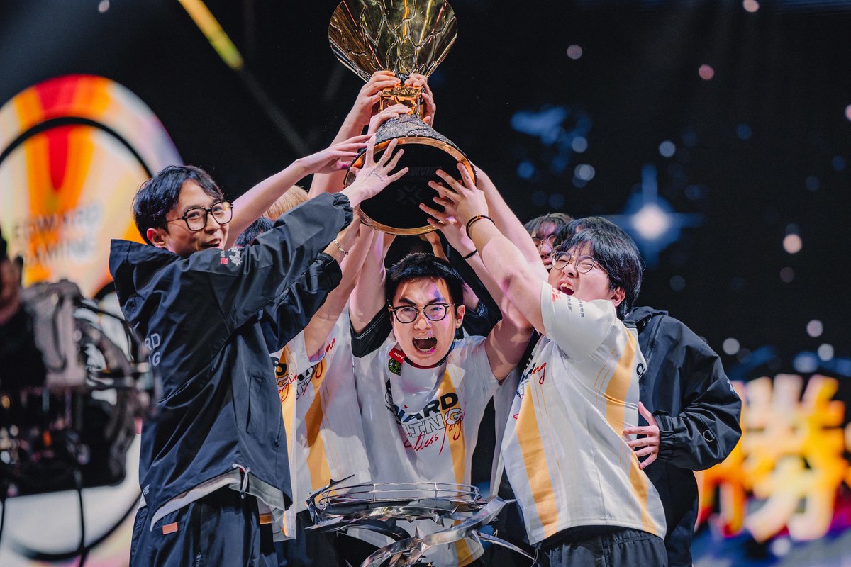 nandoshowww's tweet photo. Elenco da EDG comentou sobre a principal motivação do elenco para vencer o Champions

A resposta? 5-26

Porque 5-26? Número de rounds feitos pela EDG (5) contra a LOUD (26) no Masters Madrid

Quem diria né