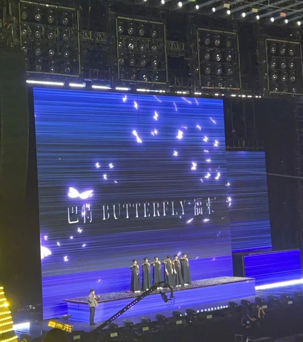 twentytwoxzz's tweet photo. T.O.P 登陆少年

粉丝名： 巴特 butterfly 福来

- 朱志鑫
- 张泽禹
-张极
-苏新皓
-左航
-余宇涵 https://t.co/mW9Ng3JAIk