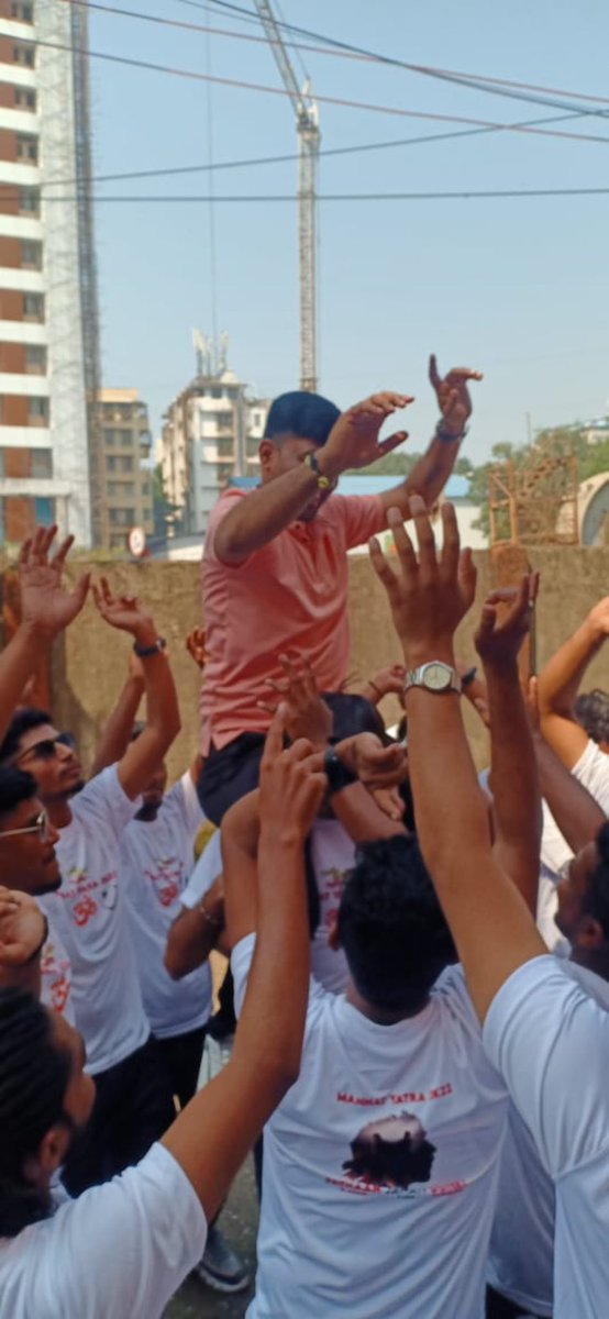 raghibsharif's tweet photo. #25YearsOfSRKBanglore celebrating in Mumbai https://t.co/y1oKZcllnF