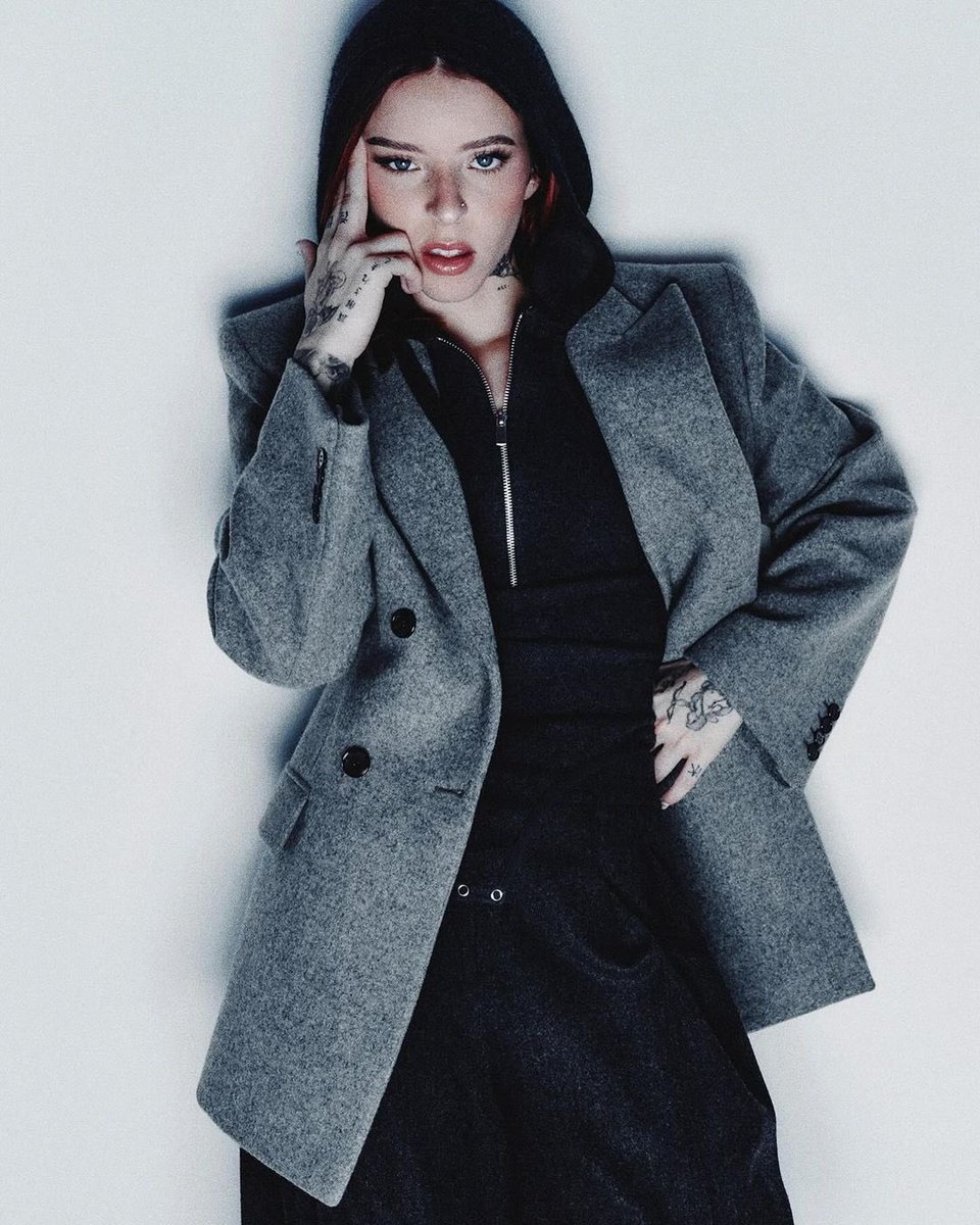 mikocurita's tweet photo. omg she's a model https://t.co/TO3uHyGBRX