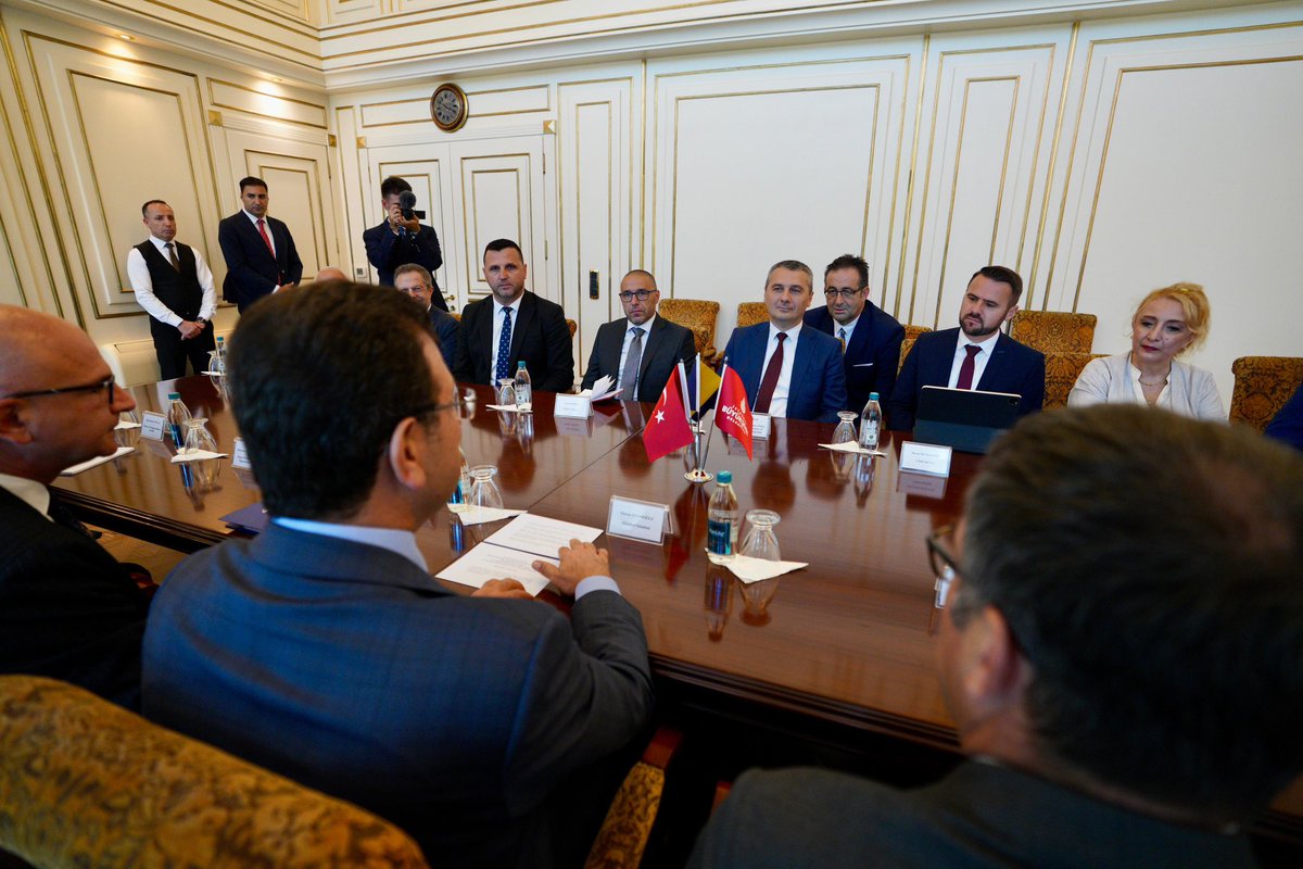 Honored to welcome Mr. Nerin Dizdar, Federal Minister for Displaced Persons and Refugees of Bosnia and Herzegovina, to Istanbul today. 

We had a productive meeting exploring new opportunities for cooperation and strengthening our bonds with our brotherly nation, Bosnia and